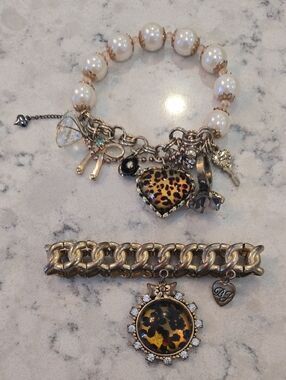 RARE Vintage Betsey Johnson Pearl Stretch Charm Bracelet & BONUS BJ Bracelet